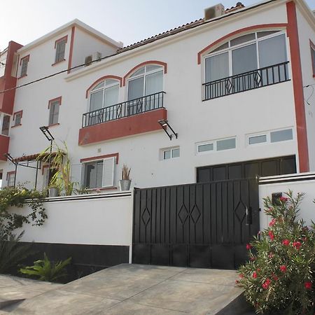 Yria Residencial Bed and Breakfast Porto Novo Exteriör bild