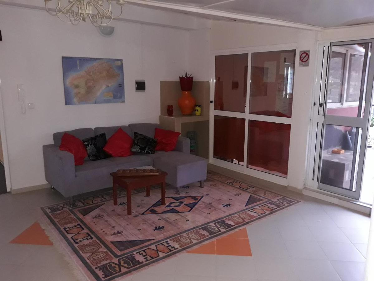 Yria Residencial Bed and Breakfast Porto Novo Exteriör bild
