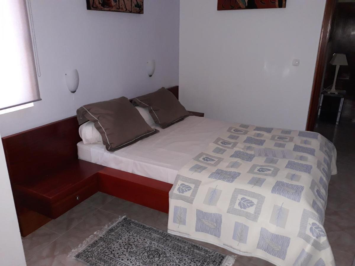 Yria Residencial Bed and Breakfast Porto Novo Exteriör bild