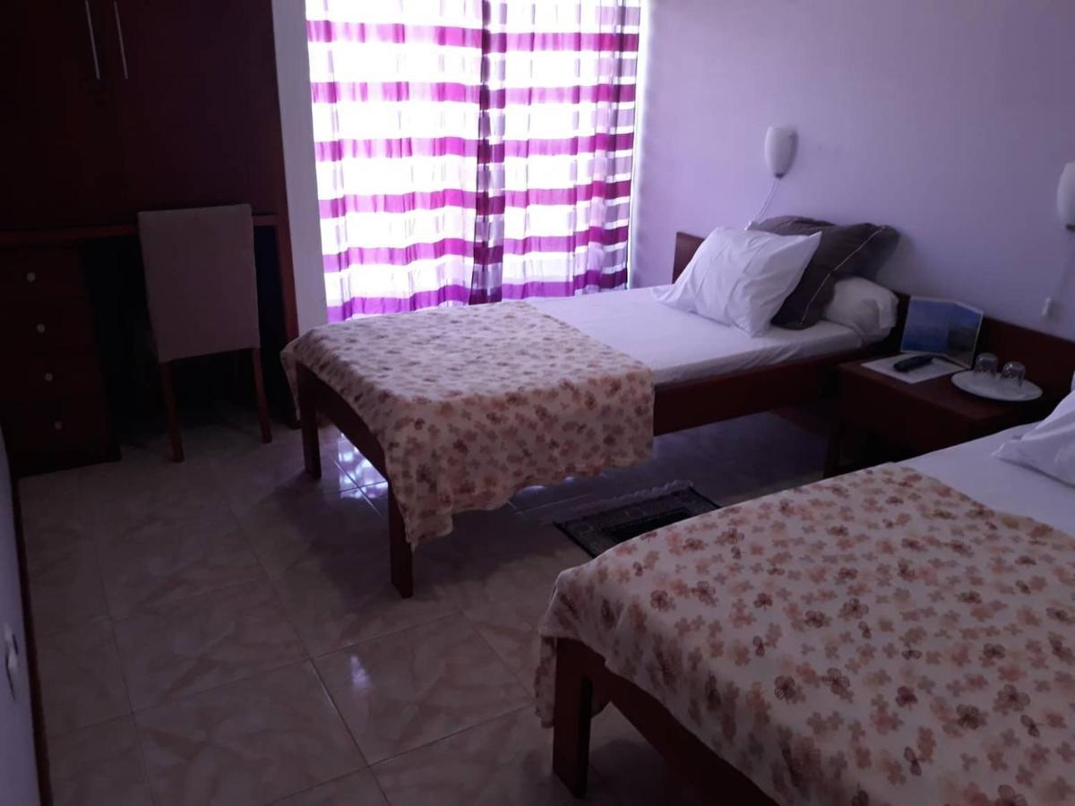Yria Residencial Bed and Breakfast Porto Novo Exteriör bild