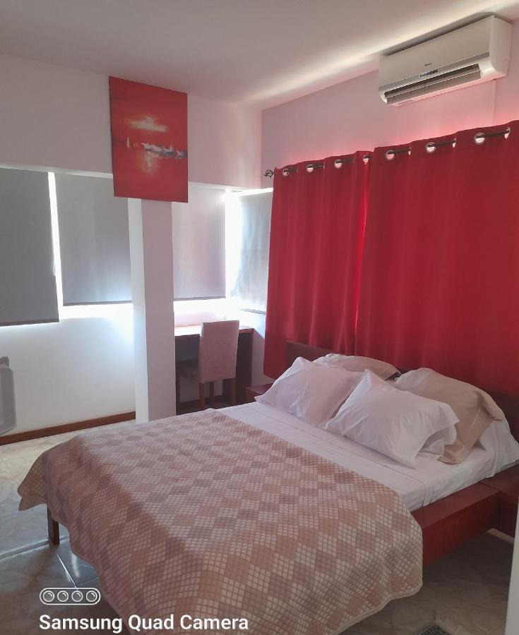 Yria Residencial Bed and Breakfast Porto Novo Rum bild