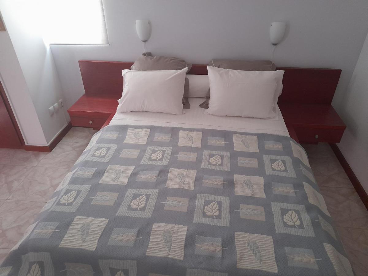 Yria Residencial Bed and Breakfast Porto Novo Rum bild
