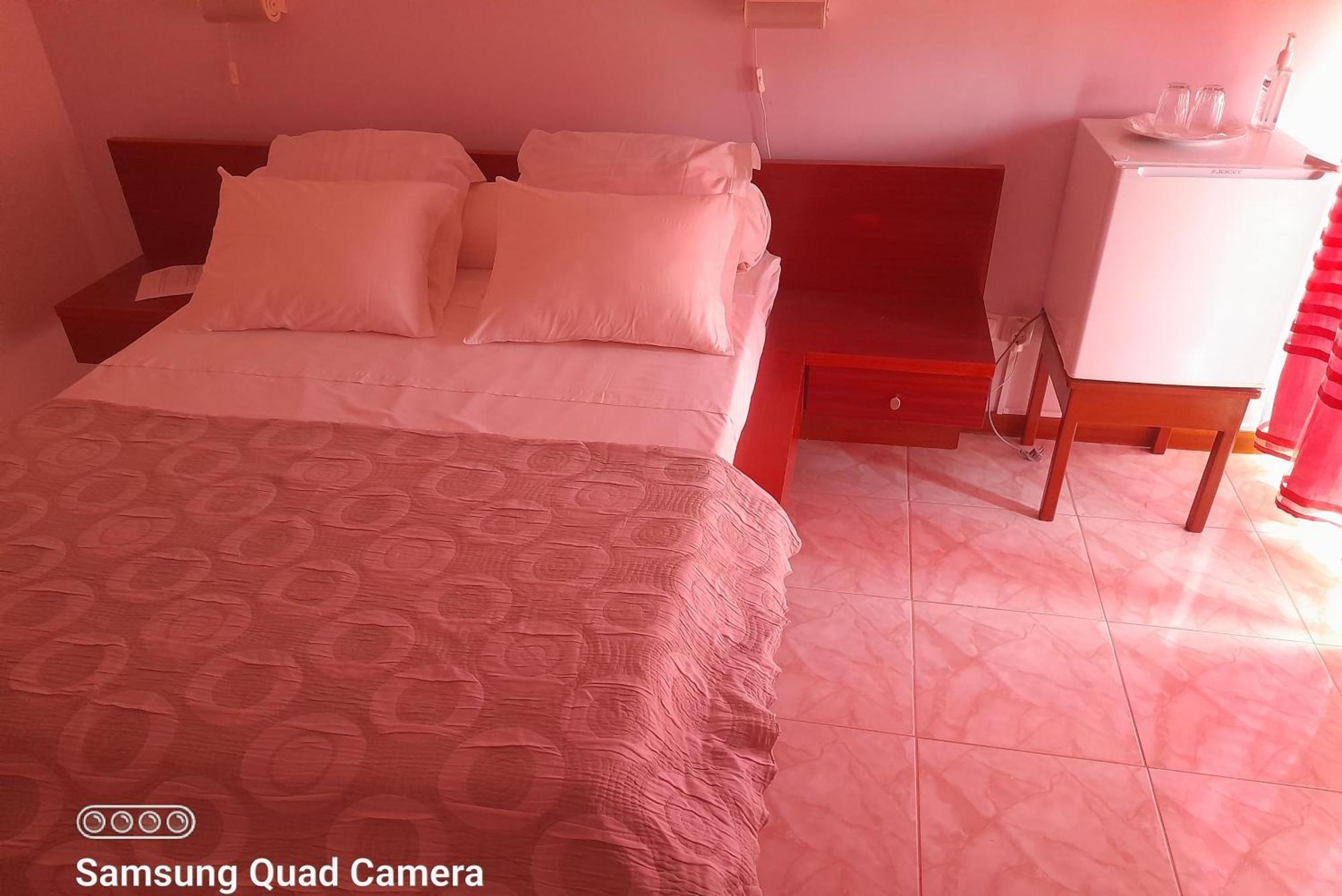 Yria Residencial Bed and Breakfast Porto Novo Rum bild