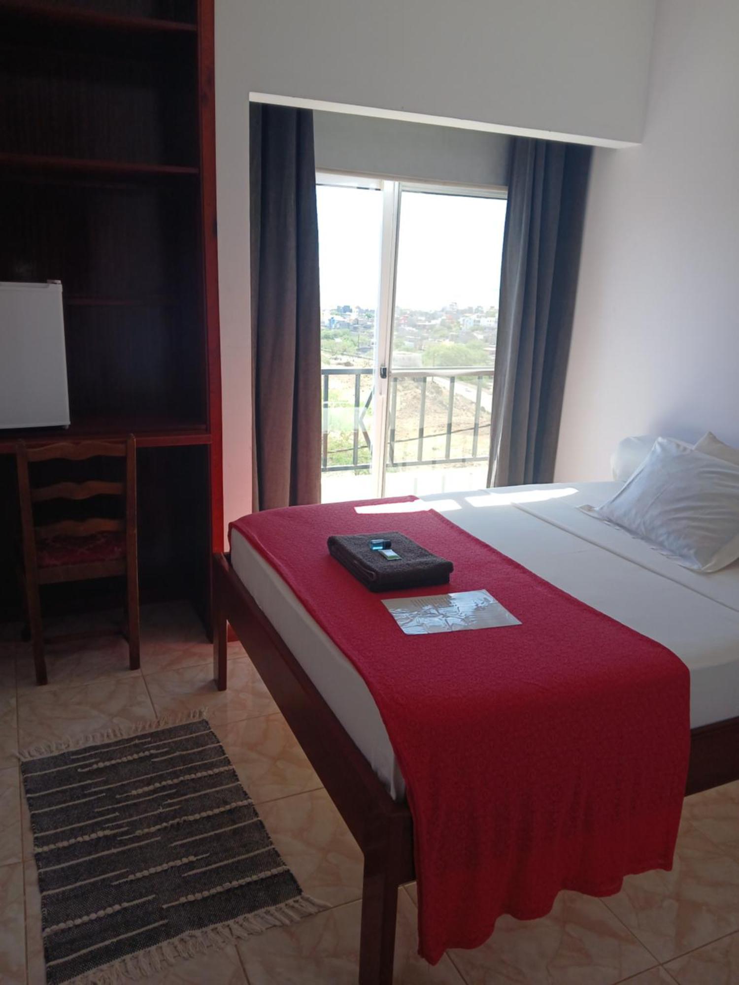 Yria Residencial Bed and Breakfast Porto Novo Exteriör bild
