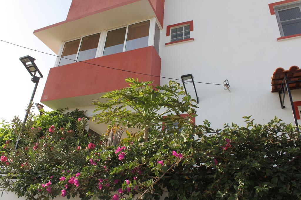 Yria Residencial Bed and Breakfast Porto Novo Exteriör bild
