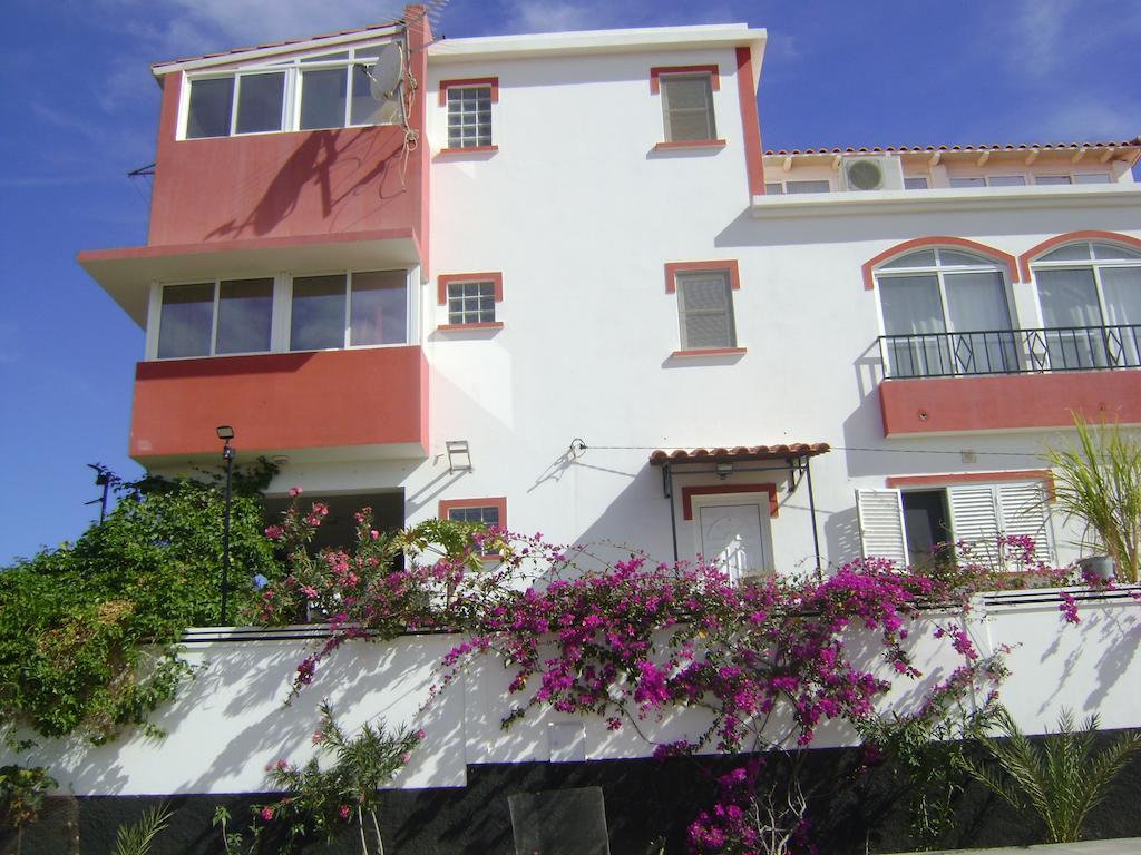 Yria Residencial Bed and Breakfast Porto Novo Exteriör bild