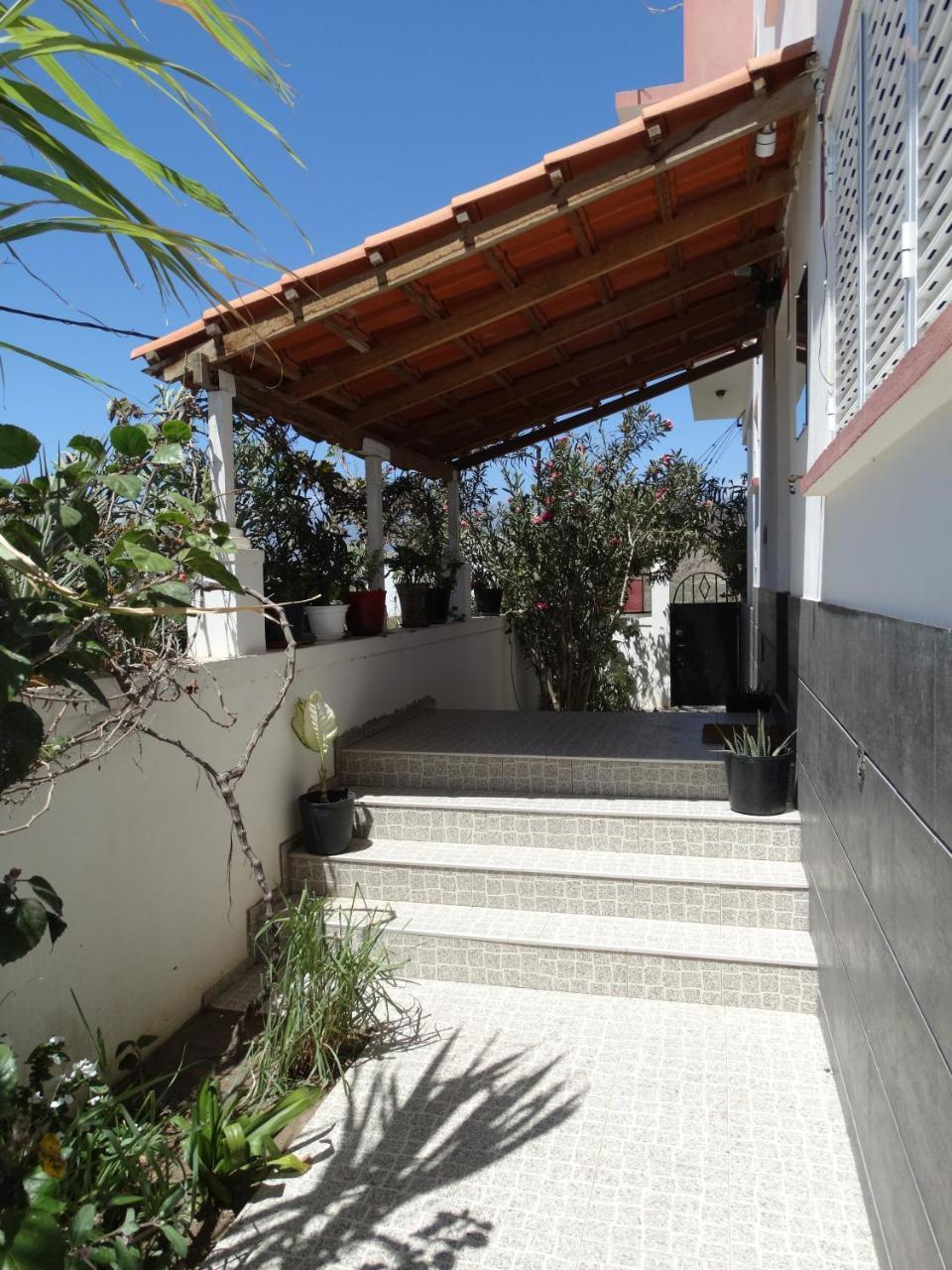 Yria Residencial Bed and Breakfast Porto Novo Exteriör bild